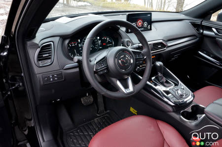 Mazda CX-9 (Kuro Ed), intérieur